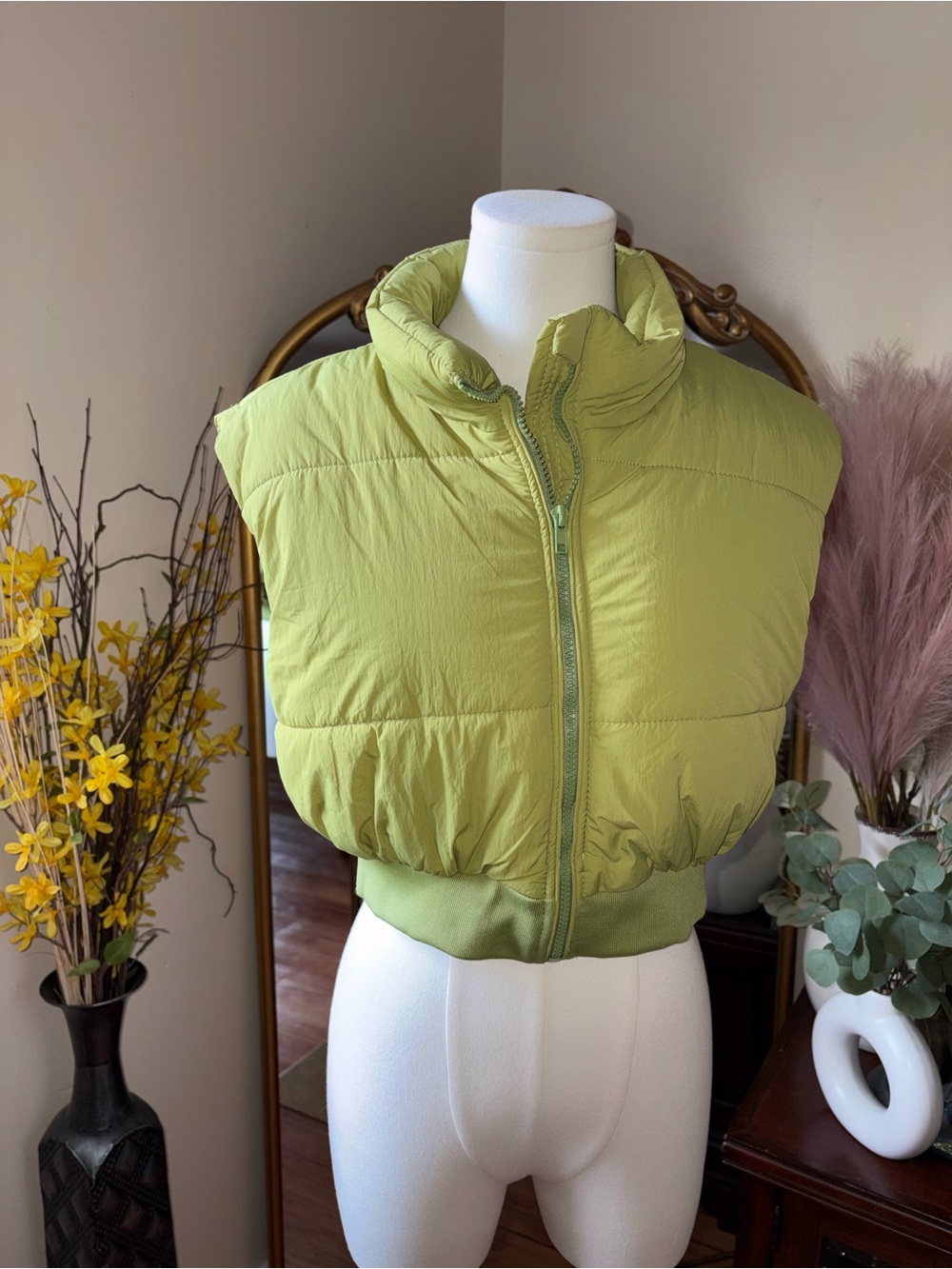 Butter Melon Cropped Puffer Vest - Lime Green NWT M
